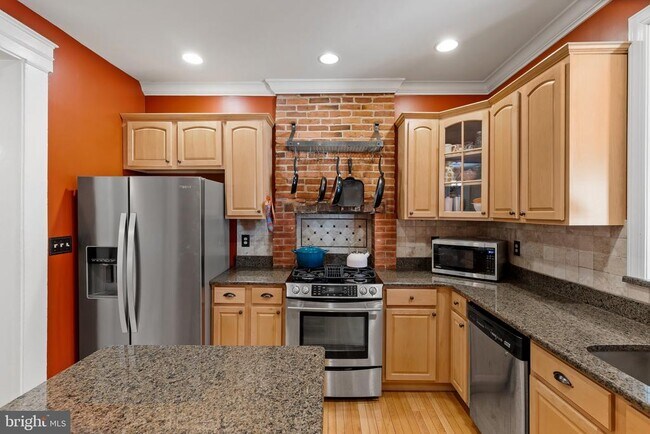 Building Photo - 3205 Hudson St