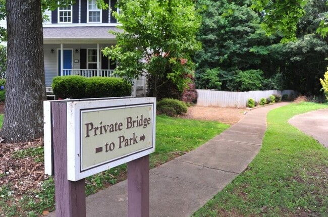 Building Photo - 115 Park Bridge Ln