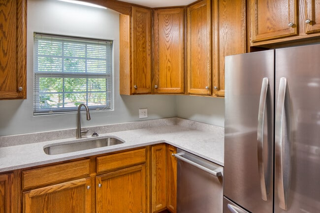 Building Photo - 9 Morningside Dr