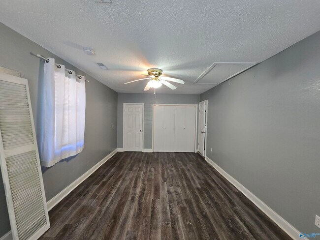 Building Photo - 159 Mallard Dr