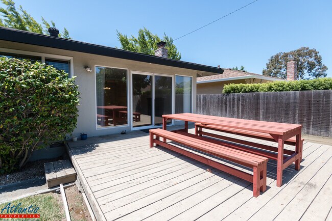 Building Photo - 1626 Quail Ave