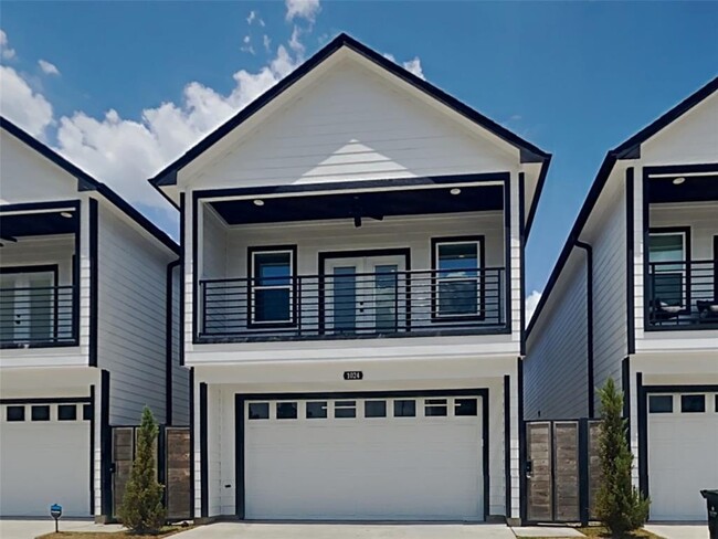 Building Photo - 1024 Melneeka Ln