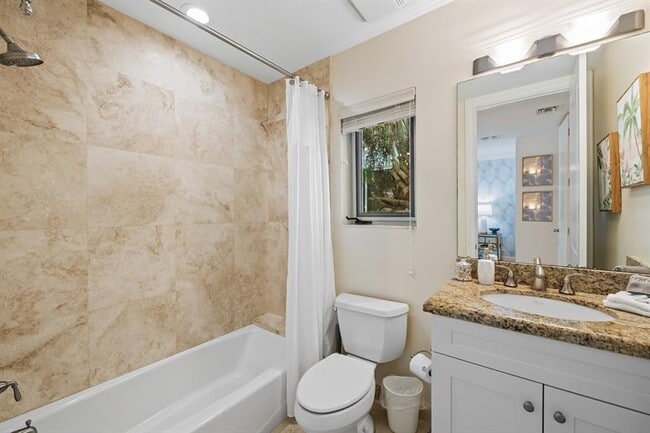 Building Photo - 122 NE 16th Terrace