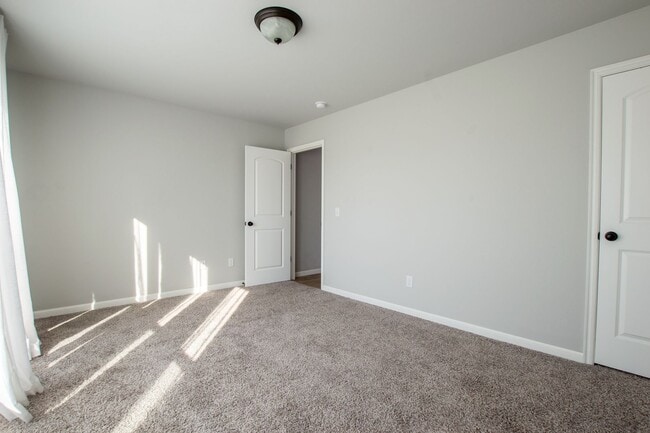 Building Photo - Modern 3-Bed, 2-Bath Home in Deer Creek School District!
