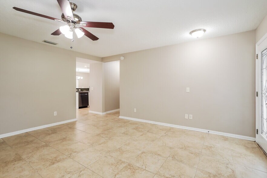 Building Photo - 7109 Beekman Lake Dr