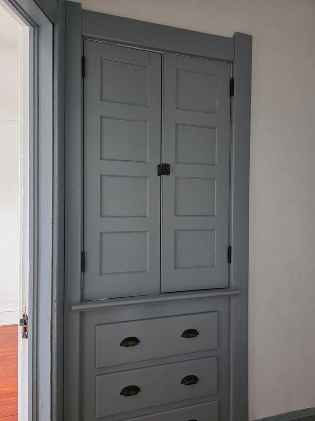 Building Photo - Three Bedroom Single Family Home in Toledo