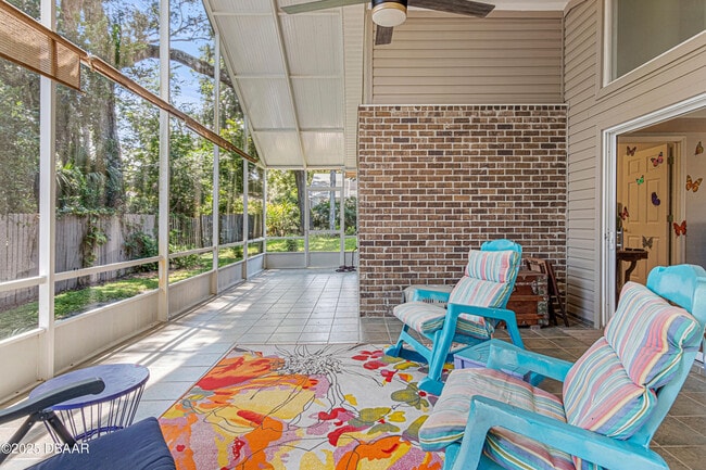 Building Photo - 6 Oak Village Dr