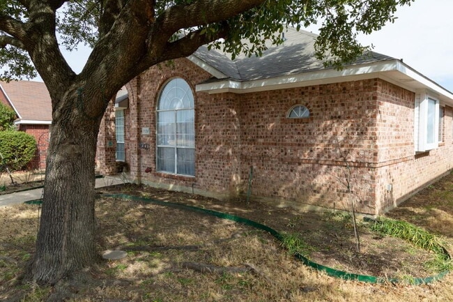 Building Photo - 1524 Jessica Ln