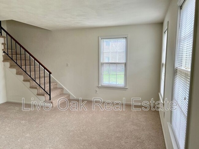 Building Photo - 1317 Cypress Ave