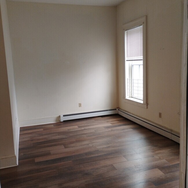 Building Photo - 56 3rd Ave