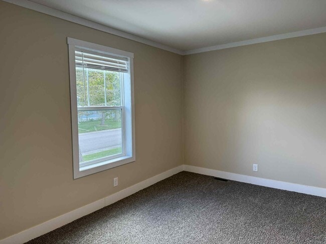 Building Photo - 48571 Lakeview Cir