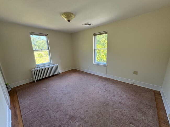 Building Photo - Lower Gywnedd 3 Bedroom 1.5 Bath Colonial in Penllyn Pa $2,750/month