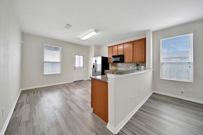 Building Photo - 2619 Skyview Silver Dr