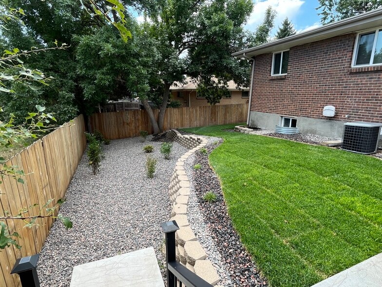 Building Photo - 1180 S Depew St