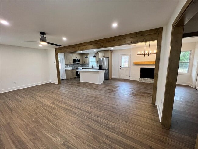 Building Photo - 1938 GA-212