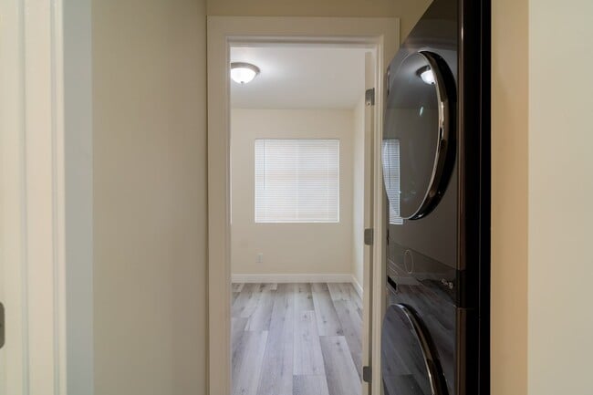 Building Photo - 4953 Baja Ct