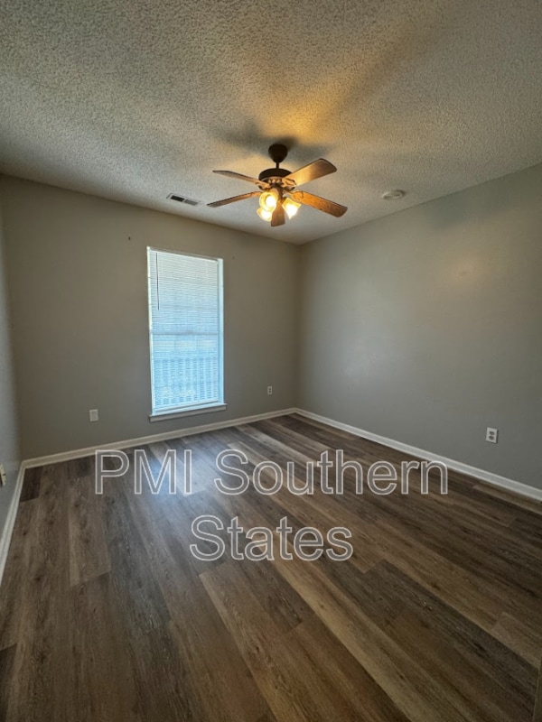 Building Photo - 100 Clear Lake Dr