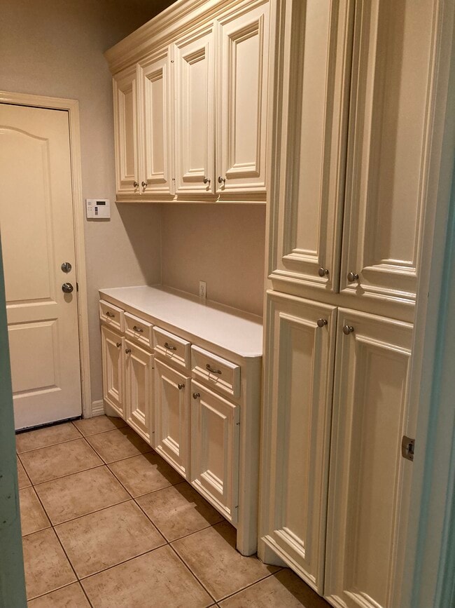 Building Photo - 818 Chickasaw Dr