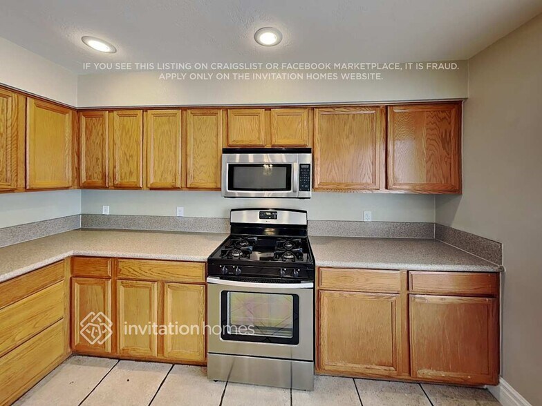 Building Photo - 9425 Deer Lodge Ln