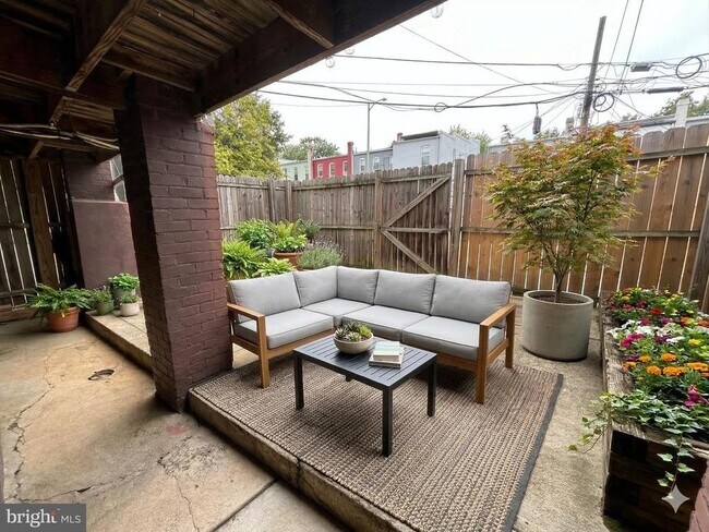 Building Photo - 600 Keefer Pl NW