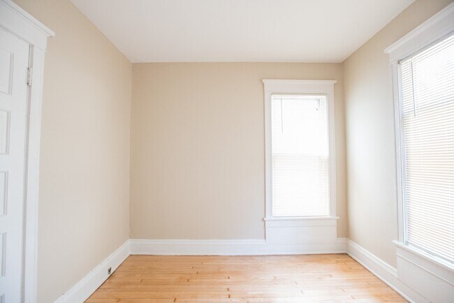 Building Photo - 2724-2726 N Murray Duplex