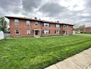 Building Photo - 1 Bedroom - Grandview