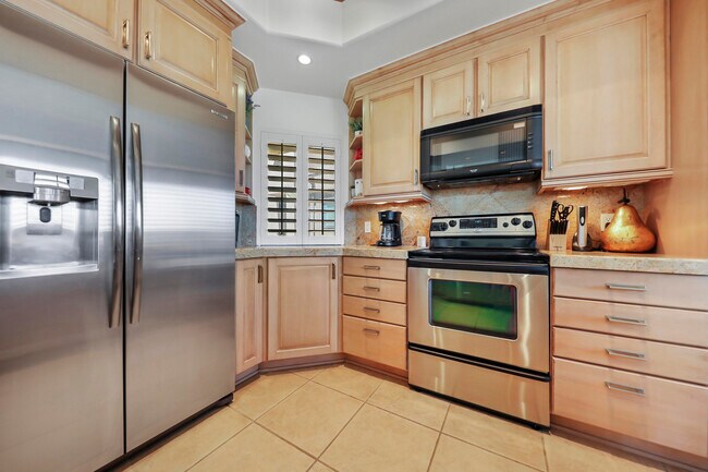 Building Photo - 76570 Hollyhock Dr