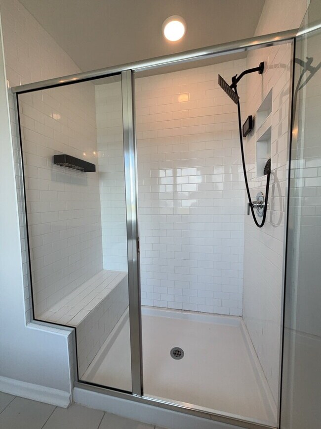 Building Photo - 445 Navona Dr