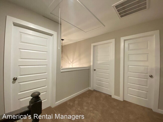 Building Photo - 4 br, 2.5 bath House - 581 Troubadour Lane
