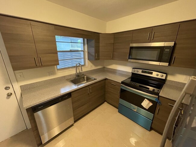Building Photo - 1231 SW 61st Terrace