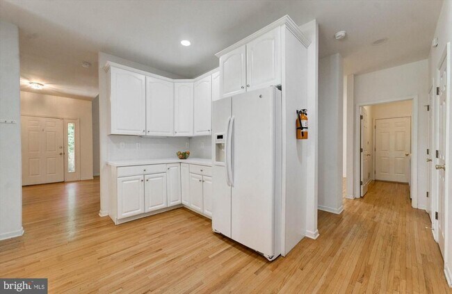 Building Photo - 27 Stonewall Cir
