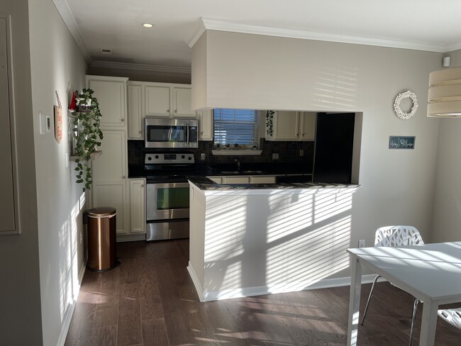 Kitchen - 417 Olmsted Park Pl
