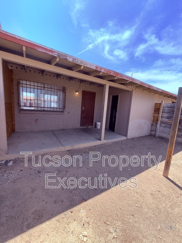 Building Photo - 5752 S Park Ave