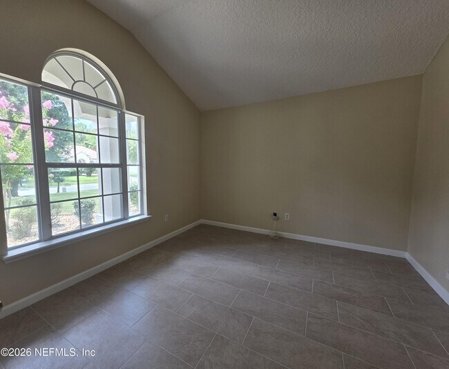Building Photo - 739 Wakemont Dr