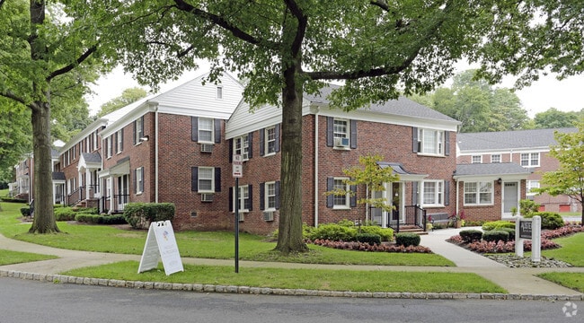 Building Photo - Alister Morristown