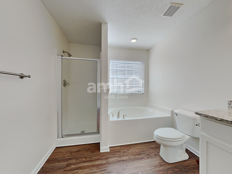 Building Photo - 159 Arbor Village Dr