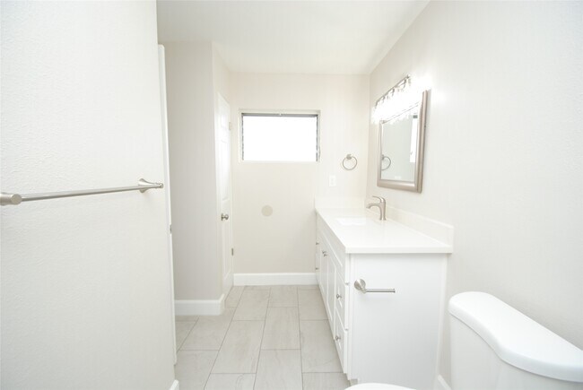 Building Photo - 2515 Yoakum Blvd