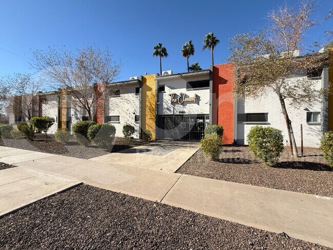 Building Photo - 1422 N 5th St