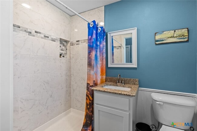 Building Photo - 1605 Alta Vista Loop