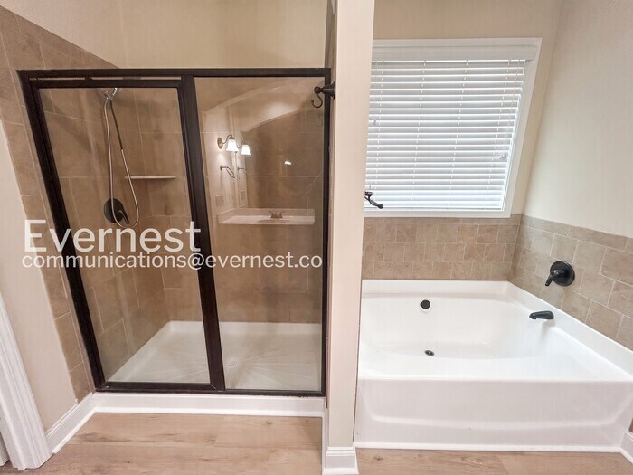 Building Photo - 2096 Stoney Chase Dr