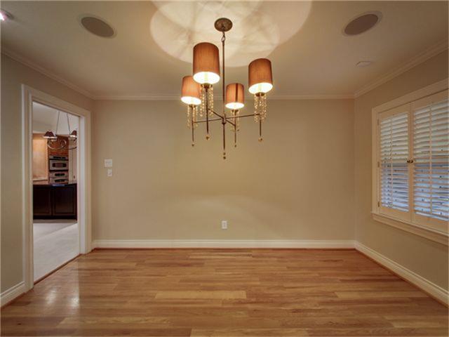 Building Photo - 4517 Tonawanda Dr