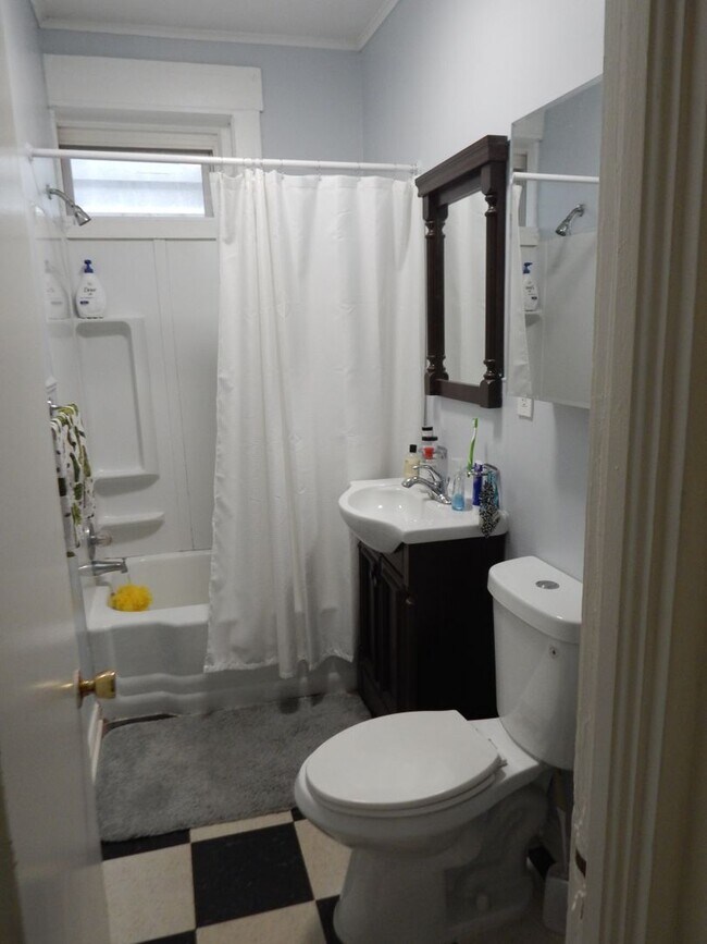 Building Photo - Spacious State St 1BR - Near Yale SOM