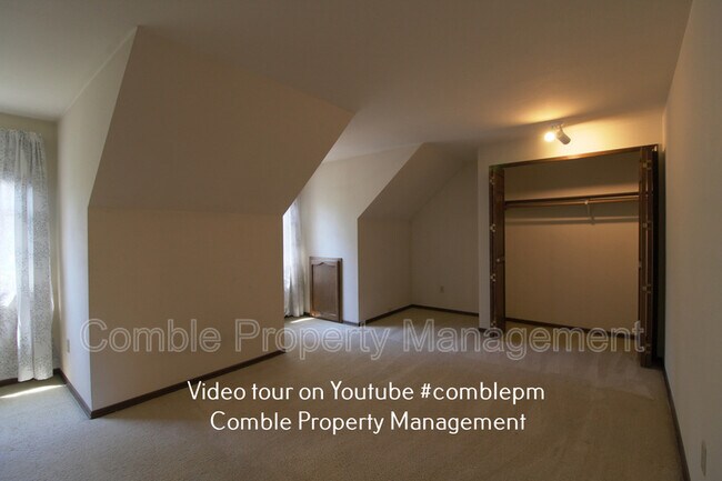 Building Photo - 2534 Medina Cir