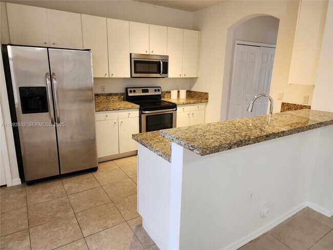 Building Photo - 10831 SW 240 Ln