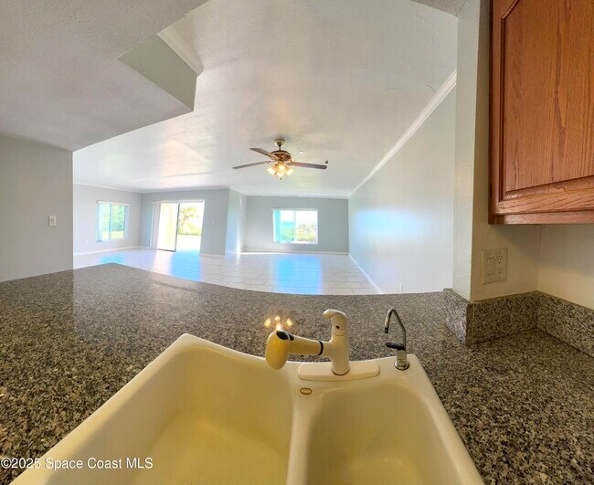 Building Photo - 1415 N Hwy A1A