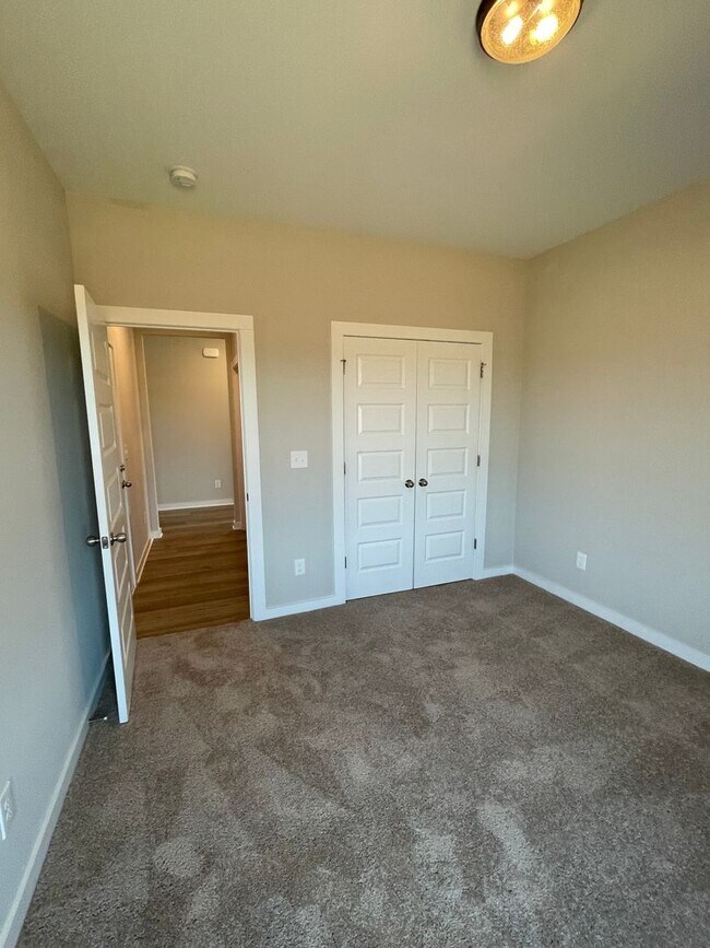 Building Photo - Home for Rent in Meridianville, AL!!! Avai...