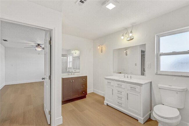 Building Photo - 7012 Pin Cherry Ln