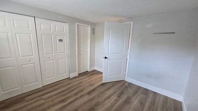 Building Photo - 6511 Seminole Dr