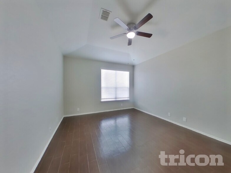 Building Photo - 131 Reeves Garden