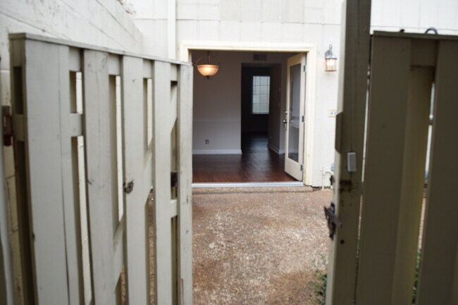 Building Photo - Updated photos coming soon…Great 2 Bedroom 1 1/2 Bath Townhome Now Available in River Plantation!